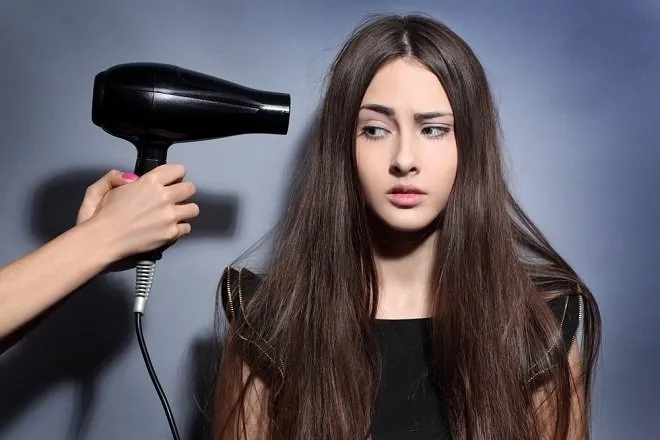 Cách tẩy tóc bạch kim an toàn tại nhà, lên màu đẹp bạn cần biết