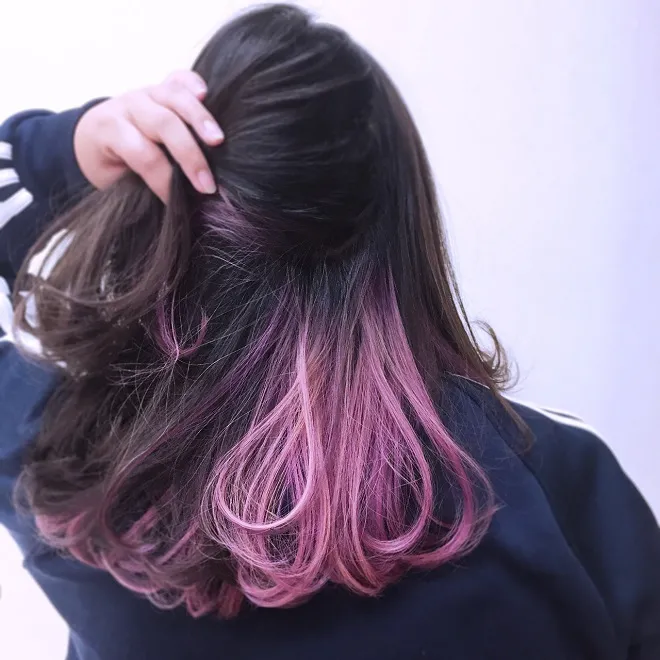 Nhuộm tóc highlight màu tím – 14 cách phối màu ảo diệu, trendy nhất hiện nay